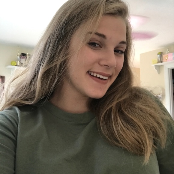 Meet your Posher, Sarah - Picture 1 of 1